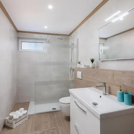 Luxury Seafront With Heated Pool, Jacuzzi, Sea View, 150 M From *